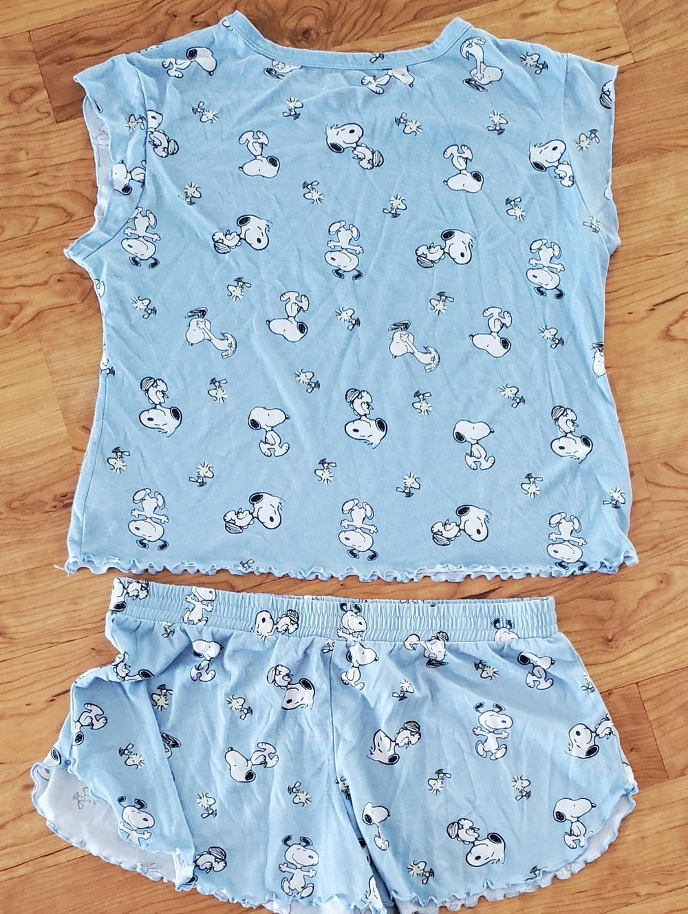New 2 PC Snoopy Peanuts Women's L Pajamas Top & Shorts - Picture 5 of 5